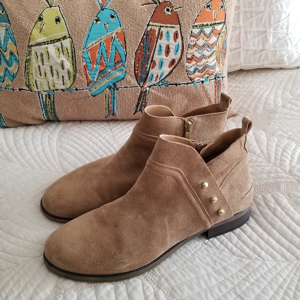 Franco Sarto Suede Ankle booties